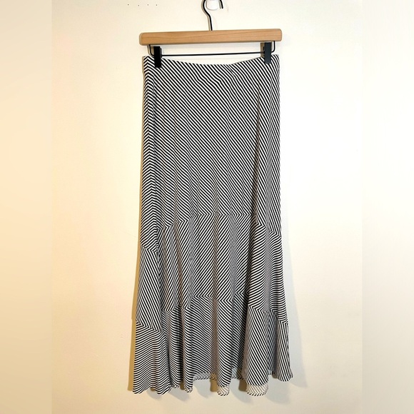Chico's Dresses & Skirts - Chico’s Black & White Soft Knit Pull On Stretch Maxi Skirt Size 0 MSRP $89 EUC